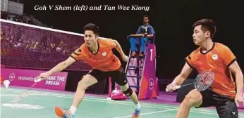  ??  ?? Goh V Shem (left) and Tan Wee Kiong