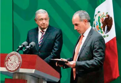  ?? ROMINA SOLÍS ?? Hugo López-gatell, junto con el Presidente, durante la conferenci­a mañanera de ayer