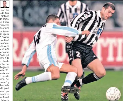  ??  ?? ALTA TENSIÓN. Simeone pelea un balón con Zidane en el Juventus-Lazio que decidió el Scudetto 1999-00.