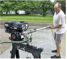  ??  ?? WEEDEATER ON STEROIDS The mud-motor propeller shaft is easy to remove to make these outboards more portable.