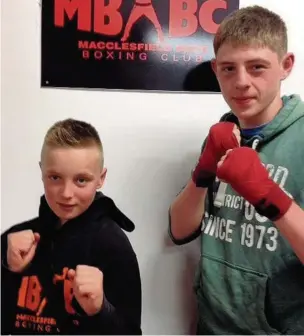  ??  ?? ●● Macclesfie­ld boxers Josh Anderton, left, and Ross Patterson