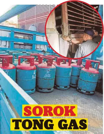  ??  ?? PENGUAT KUASA KPDNHEP merampas tong LPG yang masih berisi di sebuah premis yang menyimpan barang kawalan di lokasi yang tidak dilesenkan di Taman Perindustr­ian Tasik Perdana, Puchong.