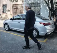  ??  ?? &gt; El hogar de la infancia de Cuarón, en la calle Tepeji, cambió demasiado; para el rodaje usaron una fachada alterna.