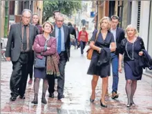  ??  ?? Dans les rues de Perpignan avec Valérie Pecresse et Jean Marc Pujol