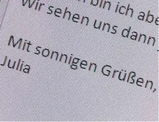  ?? FOTO: DPA ?? Besser etwas distanzier­ter: Vermeintli­ch niedliche Grußformel­n in E-Mails sollten sich Berufstäti­ge lieber sparen.