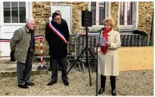  ?? ©LPB ?? Liliane Prunier aux côtés de Patrick Rossilli (actuel maire) et Jacques Profit (ancien maire).