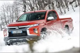  ??  ?? Moderne et polyvalent, le L200 bénéfice de surcroît d’une personnali­té en matière de design qui le distingue immédiatem­ent dans l’univers des pick-up.