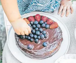  ?? EMIKO DAVIES ?? Torta al cioccolato (chocolate cake) from Torta della Nonna. This cake comes together with no eggs, no butter — just basic pantry staples - and is inspired by a 100-year-old recipe.