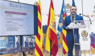  ?? SHEILA GIL ?? El alcalde de Vila-real, José Benlloch, durante la presentaci­ón de los nuevos planes de empleo que llegan a la ciudad.