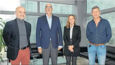  ?? ?? José Carlos Carbajo, Emilio Gayo, presidente de Telefónica España, Raquel Fernández y Alfredo Mesa.