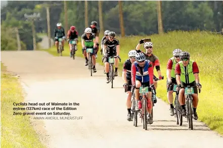  ?? AIMAN AMERUL MUNER/STUFF ?? Cyclists head out of Waimate in the entree (137km) race of the Edition Zero gravel event on Saturday.