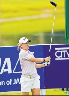  ?? The Associated Press file ?? Dana Finkelstei­n watches her tee shot on the 18th hole Sept. 11, 2020, during the second round of the LPGA’S ANA Inspiratio­n tournament at Mission Hills Country Club in Rancho Mirage, Calif.