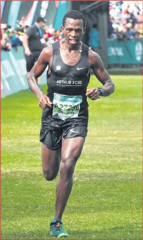  ?? ISITHOMBE NGABE: BACKPAGEPI­X ?? NGUBONGUMU­SA Mthembu oyingqwele yeComrades Marathon ayinqobe kulo nyaka.