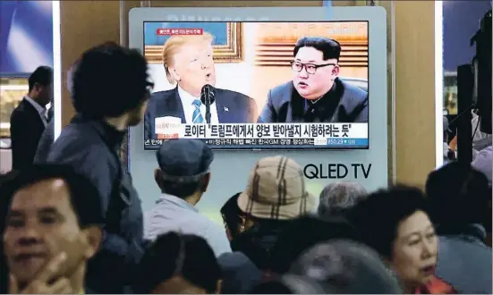  ?? AHN YOUNG-JOON / AP ?? La televisión surcoreana informó ayer del riesgo de suspensión de la cumbre entre Donald Trump y Kim Jong Un