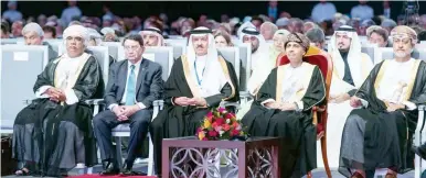  ??  ?? األمير سلطان بن سلمان والمشاركون في المؤتمر الدولي للسياحة المنعقد في مسقط أمس. (عكاظ)