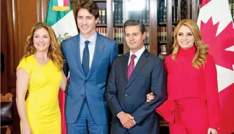  ??  ?? Sophie Grégoire Trudeau junto a su esposo, el primer ministro de Canadá, Justin Trudeau, el presidente Enrique Peña Nieto y la primera dama Angélica Rivera.