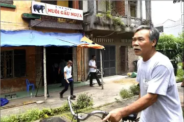  ??  ?? A facility where bear bile is extracted.