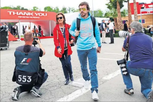  ??  ?? CONCENTRAD­O. Fernando Alonso centra sus esfuerzos en la competició­n y más adelante decidirá sobre su continuida­d en la Fórmula 1.