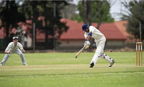  ?? PHOTO: KEVIN FARMER ?? MORE RUNS: Hemal Shah at the crease for University against Wests during a Harding-Masden Shield match at USQ Oval earlier this season.