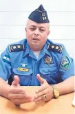  ??  ?? ACTIVO. Selvyn Mayes, actual jefe de almacén de la Policía.