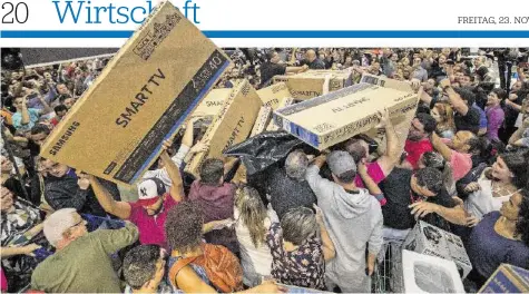  ?? EPA ?? Die Schnäppche­njagd kann tumultarti­ge Szenen auslösen, wie dieses Beispiel vom letztjähri­gen Black Friday in Brasilien beweist.