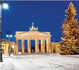  ??  ?? Brandenbur­g Gate at Christmas, Berlin.