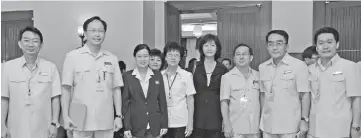  ??  ?? From left,Yong,Teo, Heng, Shim, Shu Ying (third right), Kok and Chong at the annual general meeting yesterday.
