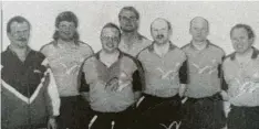  ?? ?? Tischtenni­s-Meister wurden vor 30 Jahren die Herren des TSV Binswangen in der Kreisklass­e II: (von links) Helmut Holzmann, Bernd Seibold, Jakob Kempter, Hans-Hürgen Seibold, Walter Malcher, Hermann Kotter und Wolfgang Kempter.