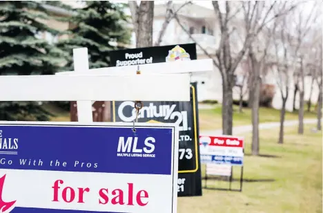  ?? MICHELLE HOFER ?? Sales in Canada’s hottest housing markets — Toronto and Vancouver — have cooled significan­tly in advance of the federal budget.