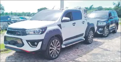  ??  ?? La camioneta Toyota Hilux TRD es de una versión lujosa. Ya se encuentra en el depósito de la Senabico.