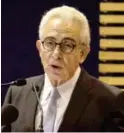  ??  ?? LIBERALIZA­CIÓN. Ernesto Zedillo propone reformas y regulación .