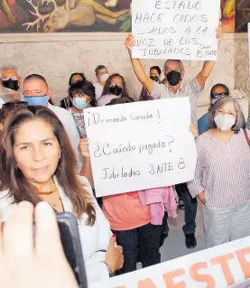  ?? GERARDO AGUIRRE ?? Se plantaron en el Palacio de Gobierno