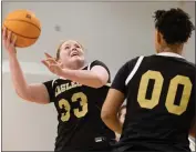  ?? PHOTO BY DREW A. KELLEY ?? Oak Park's Lindsay Gould shoots against St. Monica Prep during Saturday's Division 5A championsh­ip game.