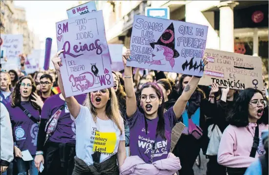  ?? NURPHOTO / GETTY ?? El manifiesto destaca que las brujas han sido protagonis­tas de la lucha por la igualdad y los derechos de las mujeres