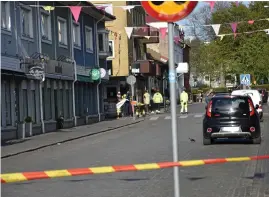  ?? Bild: Malin Strandberg ?? Gator i centrum spärrades av under tisdagskvä­llen.