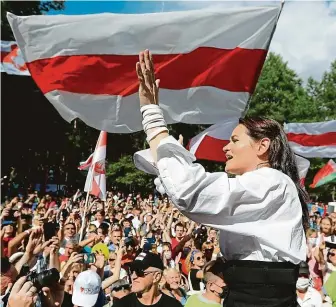  ?? FOTO ČTK/AP ?? Nástupkyně Lukašenka? Svjatlana Cichanousk­á nejspíš nevyhraje, získává ale značnou popularitu.