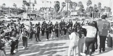  ?? FOTO: EL DEBATE ?? Los jóvenes de Pastoral Juvenil realizaron actividade­s para invitar a la Pascua.