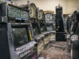  ?? GABRIELA CAMPOS/THE NEW MEXICAN ?? Old and broken slot machines are stored in the former Ohkay Owingeh casino. Moving Arts Española is working to expand into the space to serve more youth in Northern New Mexico.