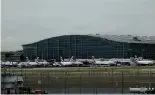  ?? ?? Die Flugzeuge von British Airways stehen auf dem Flughafen Heathrow in London.