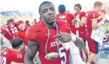  ?? MICHAEL LAUGHLIN/SUN SENTINEL ?? FAU’s Devin “Motor” Singletary hopes he’ll be wearing the new “touchdown chain” against Middle Tennessee on Saturday night.