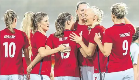  ?? Norské ženy byly v září v žebříčku FIFA na 14. místě, muži až na 73. pozici. Snímek je ze zápasu z 15. září proti Severnímu Irsku. FOTO GETTY IMAGES ?? Úspěšné ženy.