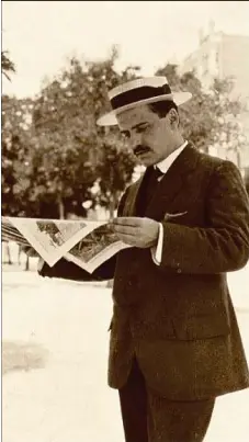  ?? ?? José Ortega y Gasset. Hombre de diarios, por vínculo familiar empresaria­l, también publicó casi toda su obra en periódicos antes de llegar a libros.