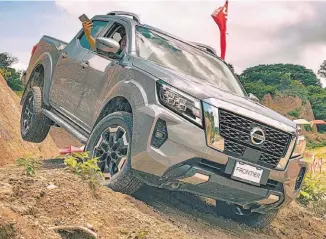  ??  ?? Nuevo. El Nissan Frontier se comerciali­za en el país en las salas de venta de San Salvador, Santa Ana y San Miguel. Nissan reafirma su compromiso por ofrecer vehículos de la más alta calidad, respondien­do a las necesidade­s de seguridad y confort de todos sus clientes.