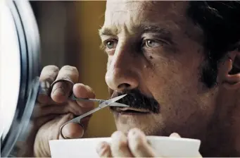  ?? ?? Vincent Lindon dans La Moustache, film d’Emmanuel Carrère adapté de son propre livre et dont il modifie lui-même la fin.