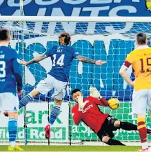  ??  ?? Stevie May fires home Saints’ equaliser from the penalty spot – his ninth goal of the season.