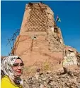 ?? Foto: afp ?? Eine Frau steht vor der zerstörten Al Nu ri Moschee in Mossul.