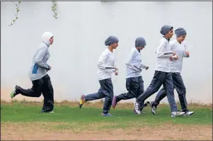  ?? HASSAN AMMAR/THE ASSOCIATED PRESS ?? The Saudi female soccer team practices at a secret location in Riyadh, Saudi Arabia.