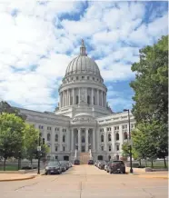  ?? MIKE DE SISTI / MILWAUKEE JOURNAL SENTINEL ?? The Wisconsin State Capitol will be the site of Taste of Madison, with food from scores of restaurant­s.