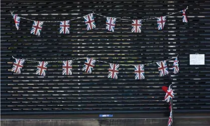  ??  ?? The near unanimous view among economists is that the UK is diving into a significan­t recession. Photograph: Adam Vaughan/REX/ Shuttersto­ck