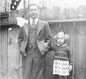  ?? LAVERNE WORRELL GROVE/HANDOUT ?? LaVerne Worrell Grove, right, thought Clyde Hatt, left, was her dad, until her birth certificat­e told her otherwise.